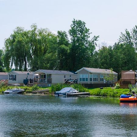 Woodland Estate Resort Campbellford Exterior foto