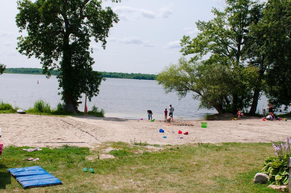 Woodland Estate Resort Campbellford Exterior foto